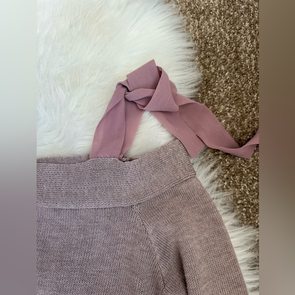 Off the shoulder sweater size small - Picture 6 of 6